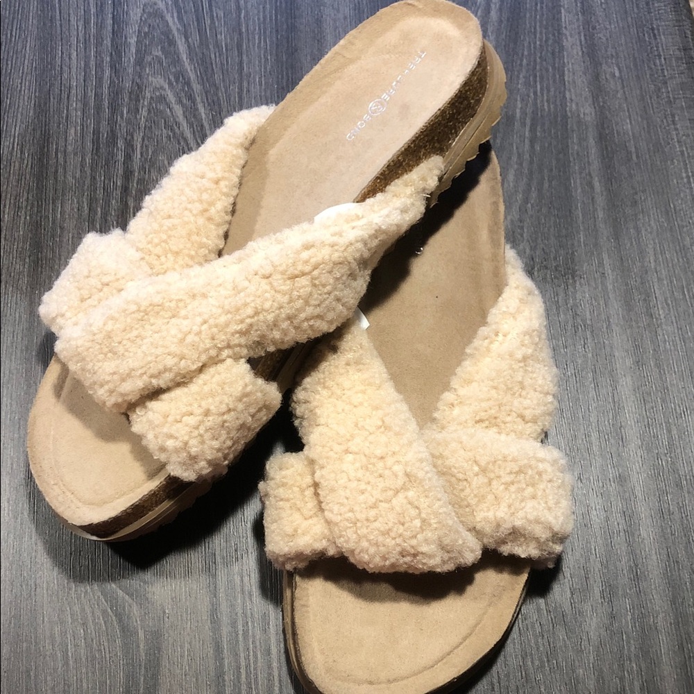 Treasure & Bond Cream Sherpa Cross-Strap Slide Sandals